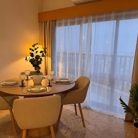 Azul Ocean View 아파트